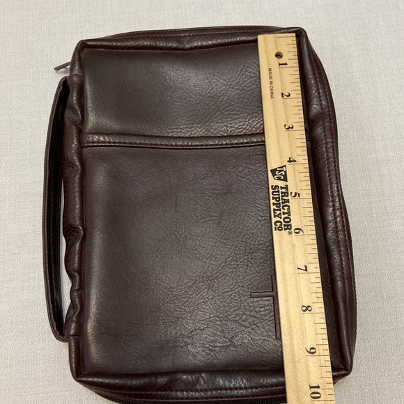 Bible Carry Protection Bag - Burgundy - Exterior Pocket, Zipper Closure- EUC - Picture 3 of 11